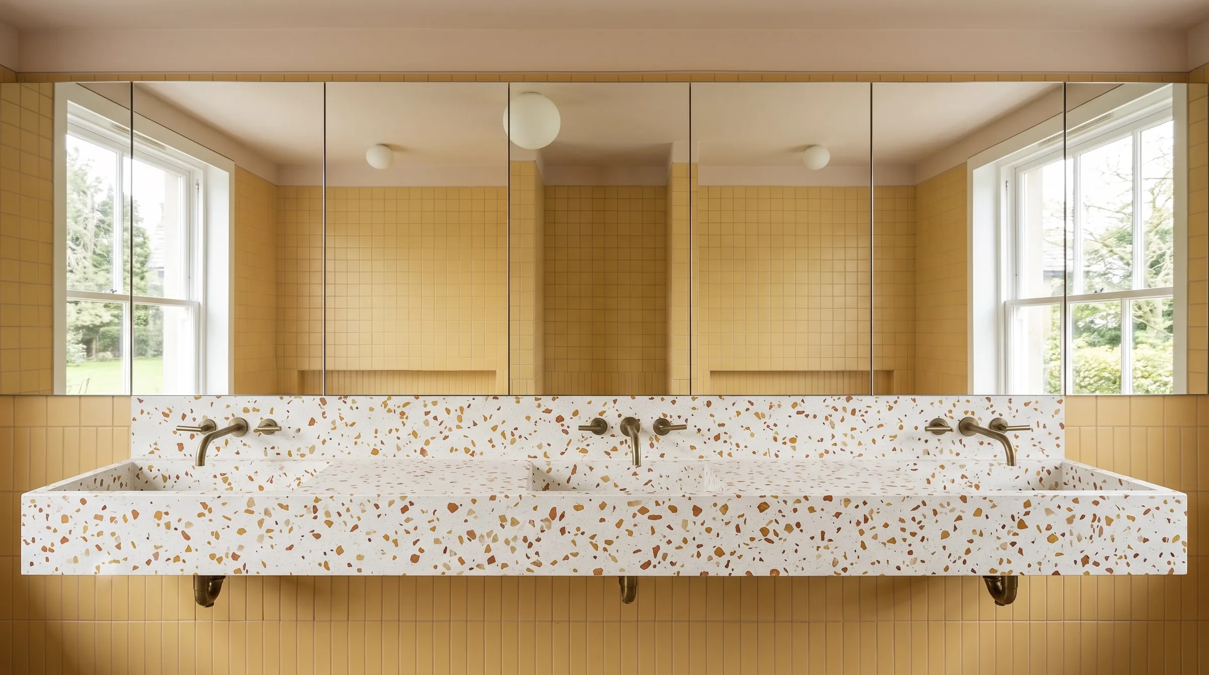 Lavabo corrido de terrazo a medida en baño · Mosaics Torra