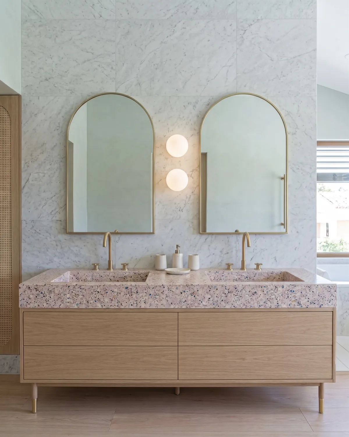 Lavabo doble de terrazo rosa