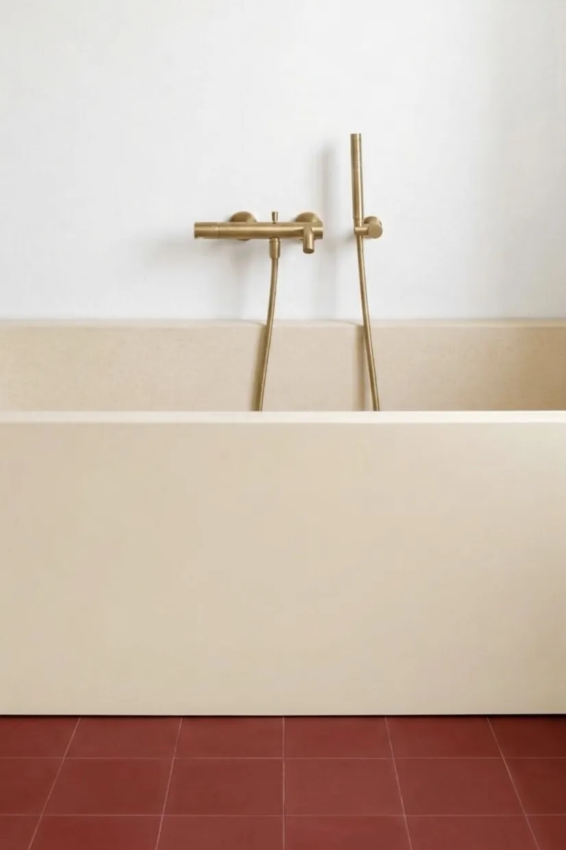 Bañera de microcemento crema