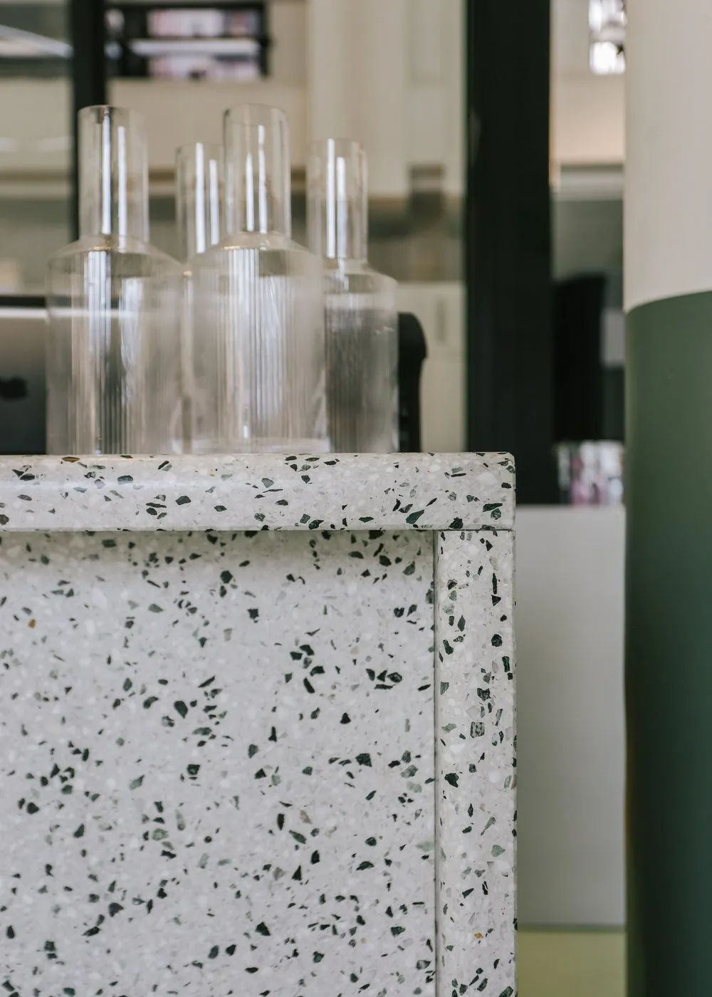 Mostrador de terrazo blanco, detalle