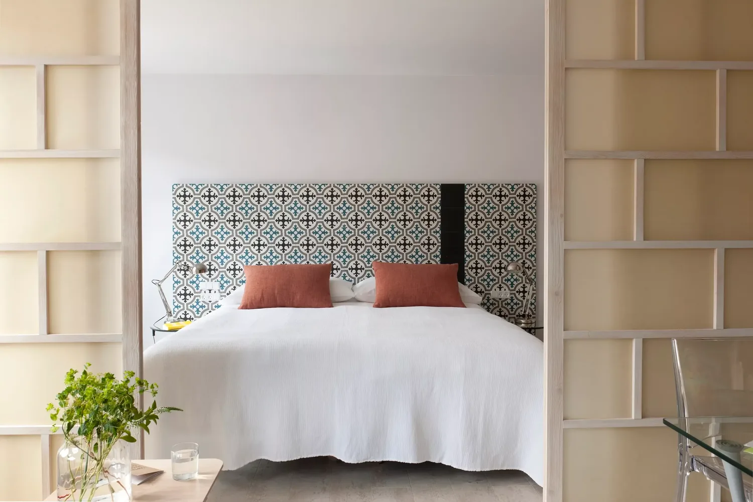 Erik Vökel Apartments con suelo hidráulico de Mosaics Torra