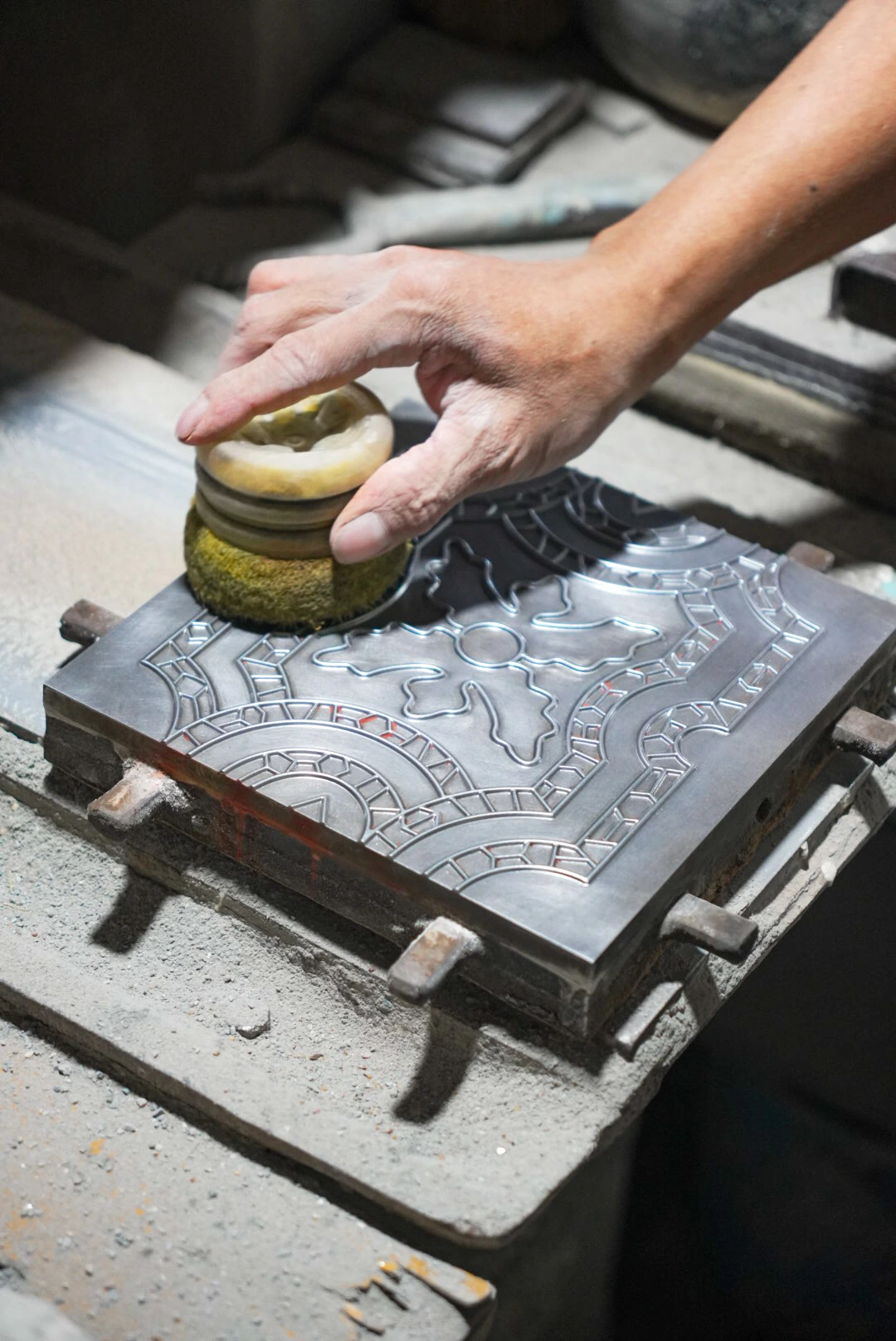 Fabricación artesanal del molde de latón